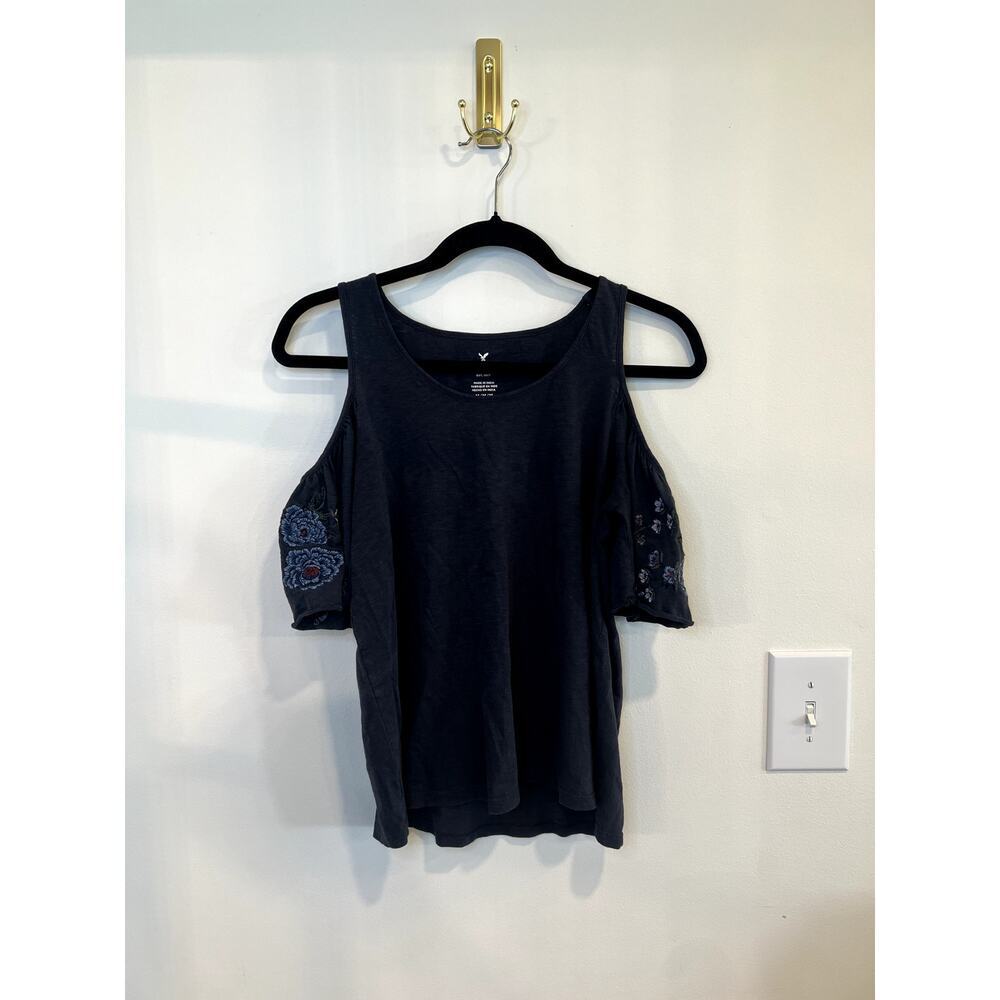 American Eagle Embroidered Cold Shoulder Top Medium Boho Floral Sleeve Tee